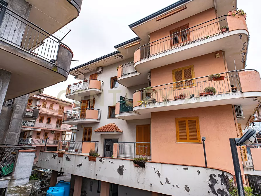 Immagine 25 di Quadrilocale in vendita  in Via Salvo D'Acquisto 42 a Aci Catena