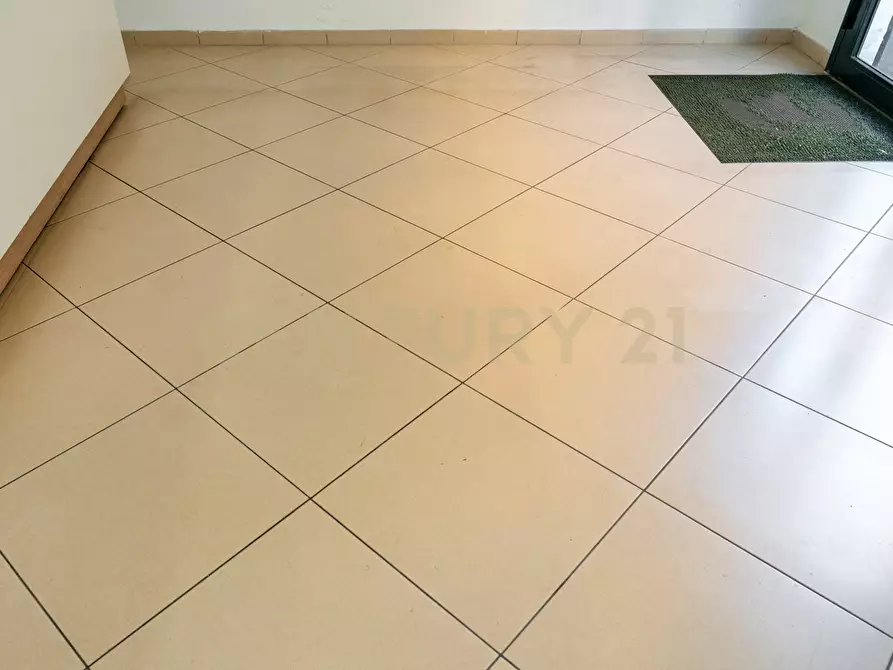 Immagine 42 di Locale commerciale in affitto  in viale Regina Margherita 19 a Catania