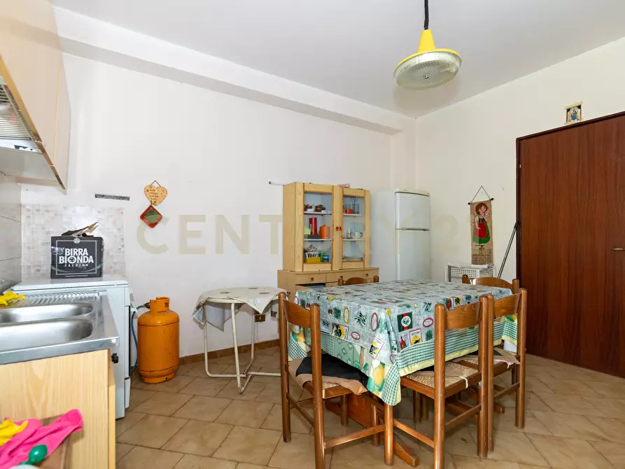 Immagine 37 di Villa in vendita  in Contrada Scolaro Cisterna a Adrano