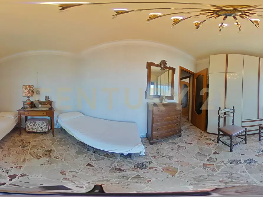 Immagine 52 di Pentalocale in vendita  in Via Messina 523 a Catania