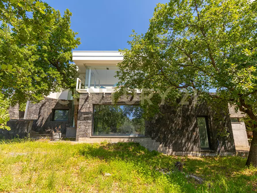 Immagine 85 di Villa in vendita  in SS284 a Adrano