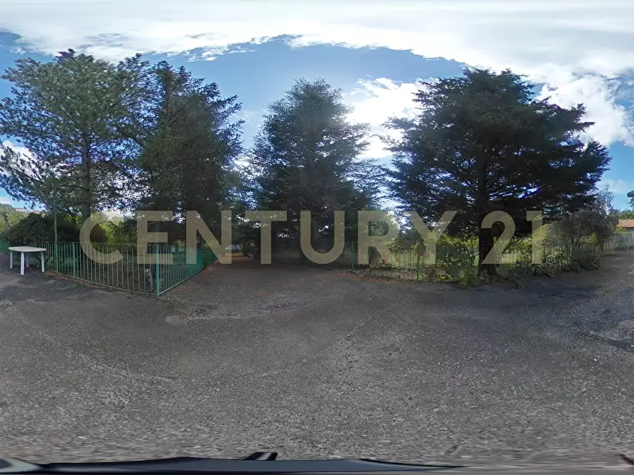 Immagine 63 di Villa in vendita  in Contrada Scolaro Cisterna a Adrano