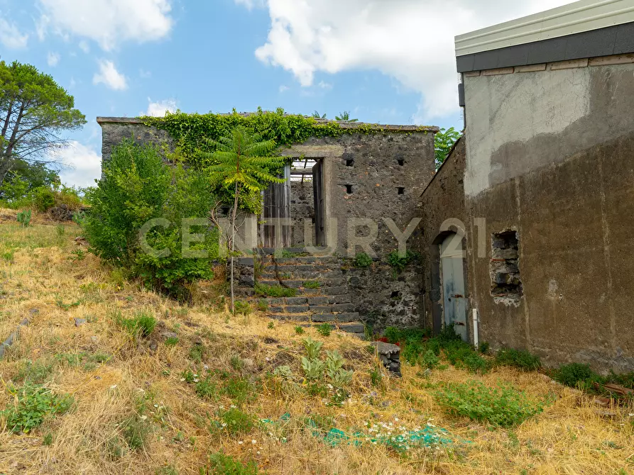 Immagine 37 di Villa in vendita  in Via Grazia Deledda 28 a Santa Venerina