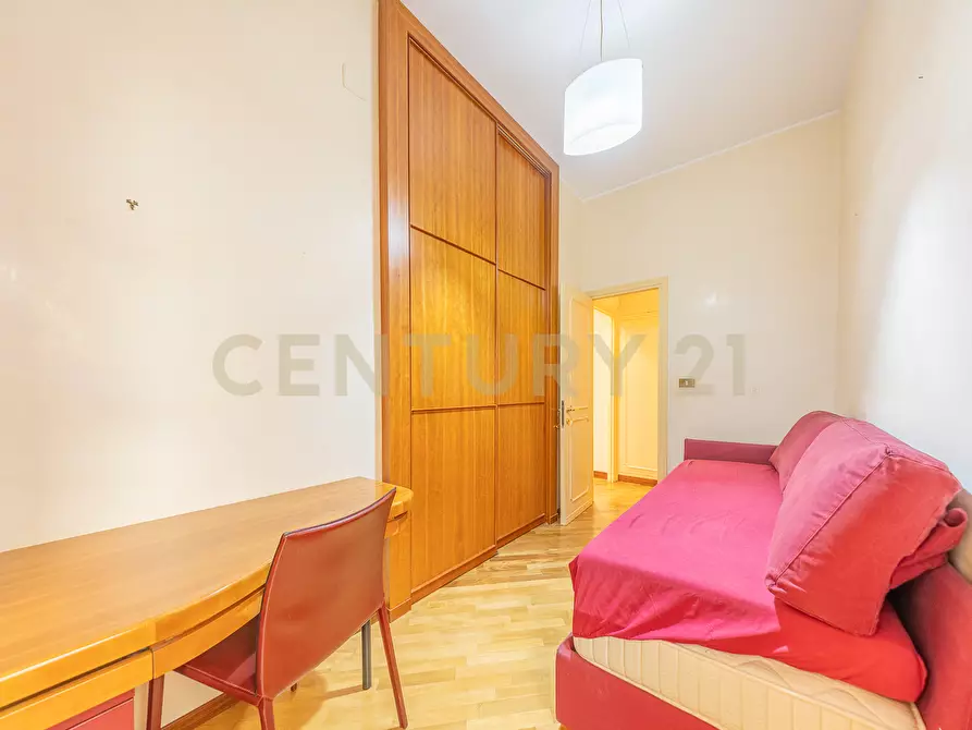 Immagine 20 di Trilocale in vendita  in Via Bevagna 56 a Roma