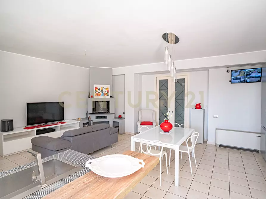 Immagine 16 di Villa in vendita  in Via Fisichelli a San Giovanni La Punta