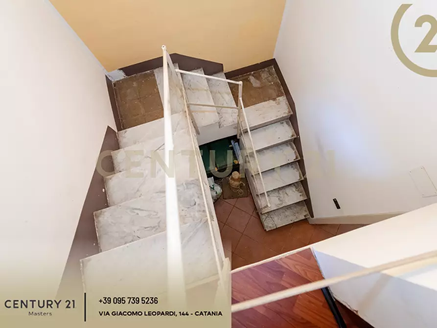 Immagine 110 di Pentalocale in vendita  in Via Etnea 196 a Catania