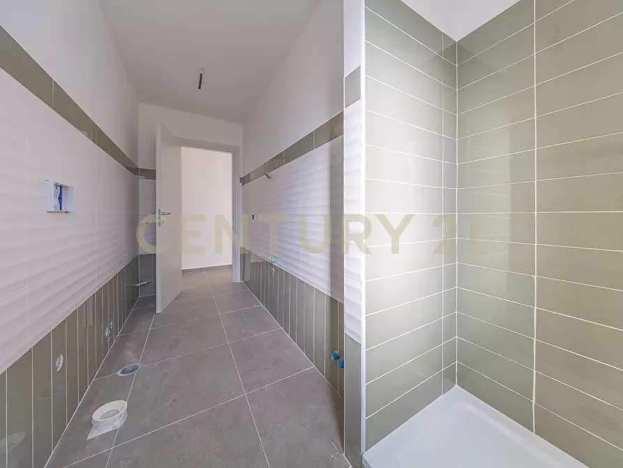 Immagine 11 di Casa trifamiliare in vendita  in Via Basento 4 a Aprilia