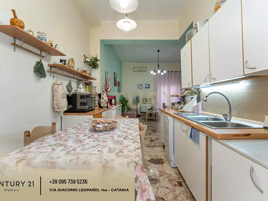 Immagine 26 di Pentalocale in vendita  in Via Isole Eolie 126 a Paterno'