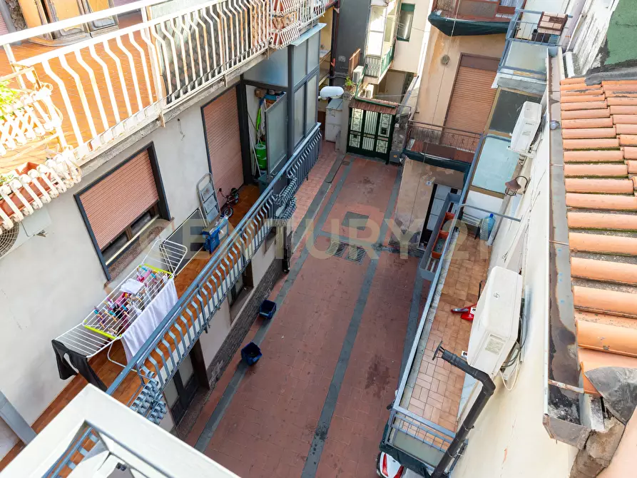 Immagine 41 di Pentalocale in vendita  in Piazza Giovanni Longo 122 a Misterbianco