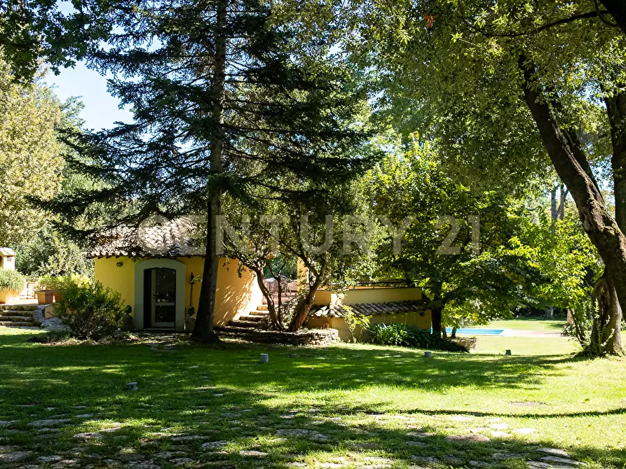 Immagine 34 di Villa in vendita  in Via Cassia 1951 a Roma