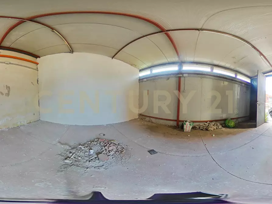 Immagine 11 di Garage in vendita  in Via Antonio de Curtis 27 a Misterbianco