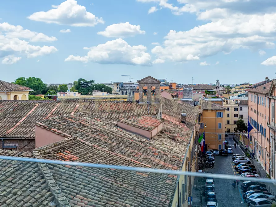 Immagine 13 di Quadrilocale in vendita  in Via dell'Olmata 30 a Roma