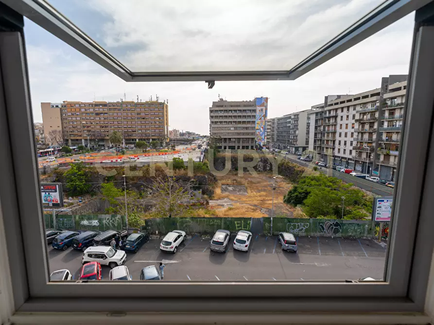 Immagine 44 di Pentalocale in vendita  in Corso Sicilia 64 a Catania