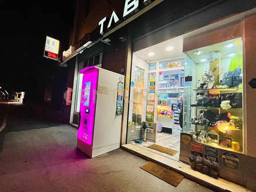 Immagine 1 di Tabaccheria in vendita  in via liri 7/9 a Grosseto