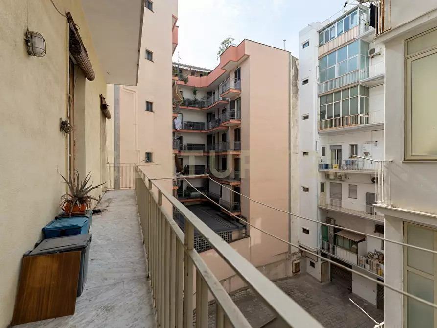 Immagine 42 di Pentalocale in vendita  in Via Milano 60 a Catania