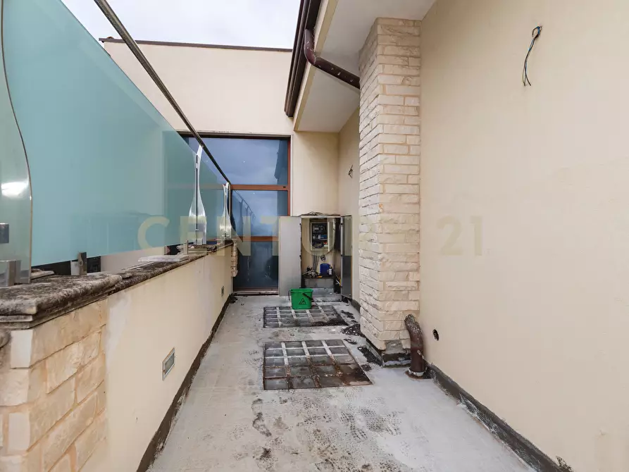 Immagine 39 di Pentalocale in vendita  in Via Lorenzo Maddem 67 a Acireale