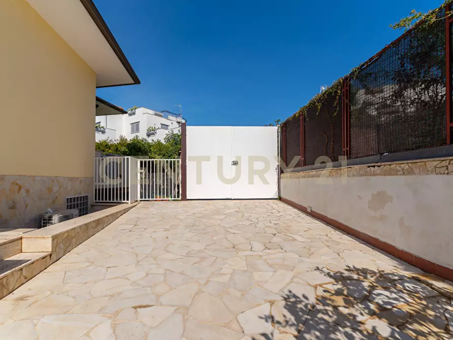 Immagine 17 di Villa in vendita  in Via Antonello da Messina 57 a Aci Castello