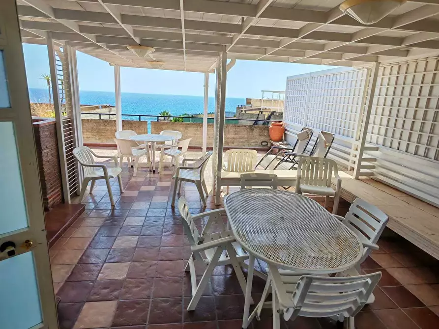 Immagine 11 di Trilocale in vendita  in Via dei Normanni 1 a Sant'alessio Siculo