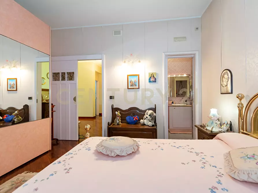 Immagine 35 di Villa in vendita  in Via Salemi 19 a Mascalucia