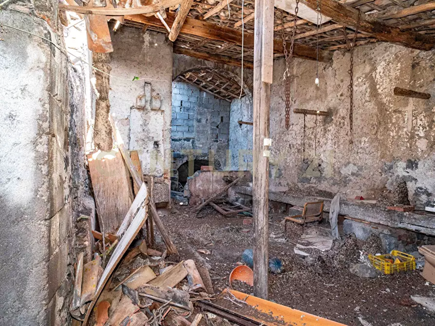 Immagine 22 di Terreno agricolo in vendita  in Via Vampolieri a Aci Castello