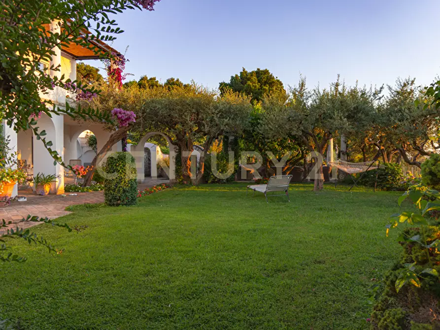 Immagine 4 di Villa in vendita  in Strada Faro di Carena 80 a Anacapri