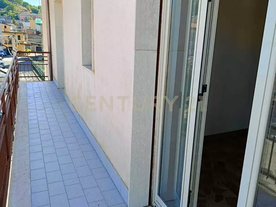 Immagine 18 di Quadrilocale in vendita  in Via Omero 65 a Bronte