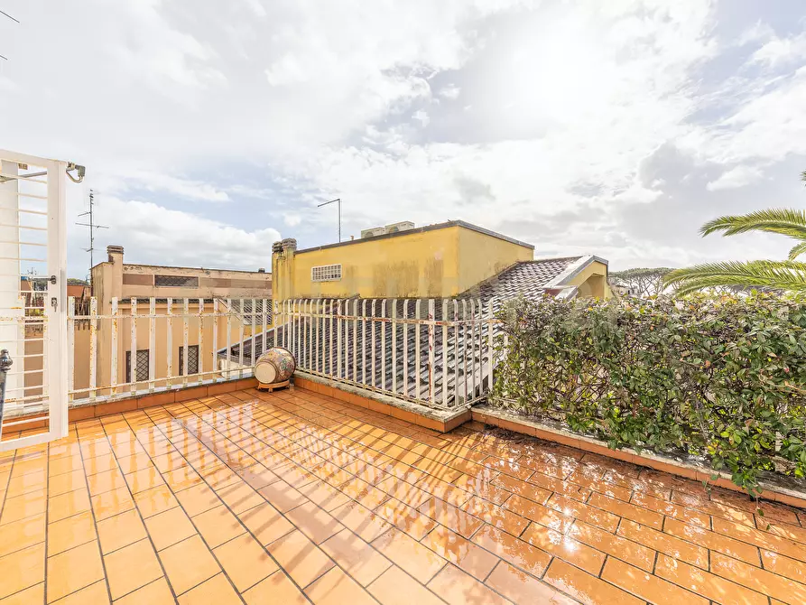 Immagine 100 di Villa in affitto  in Via Bedollo 117 a Roma