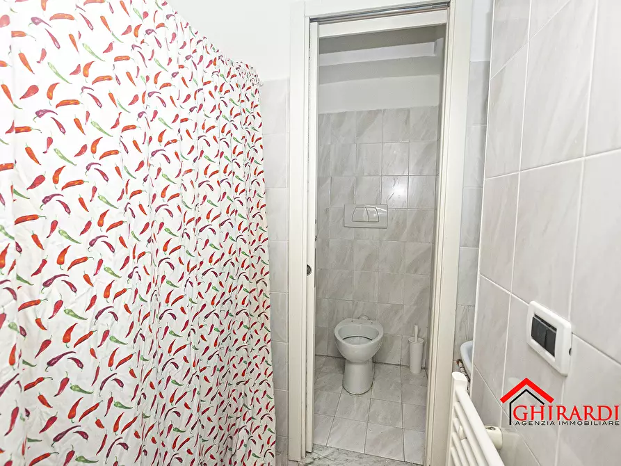 Immagine 17 di Locale commerciale in affitto  in VIA VADO 17R a Genova