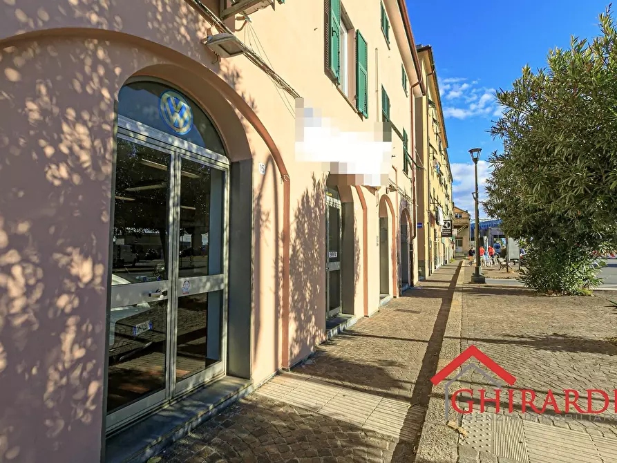 Immagine 25 di Showroom in affitto  in VIA PRA' 5 a Genova