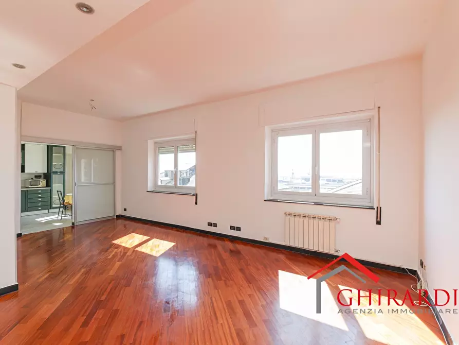 Immagine 1 di Trilocale in vendita  in VIA DELL'INSURREZIONE 12A a Genova