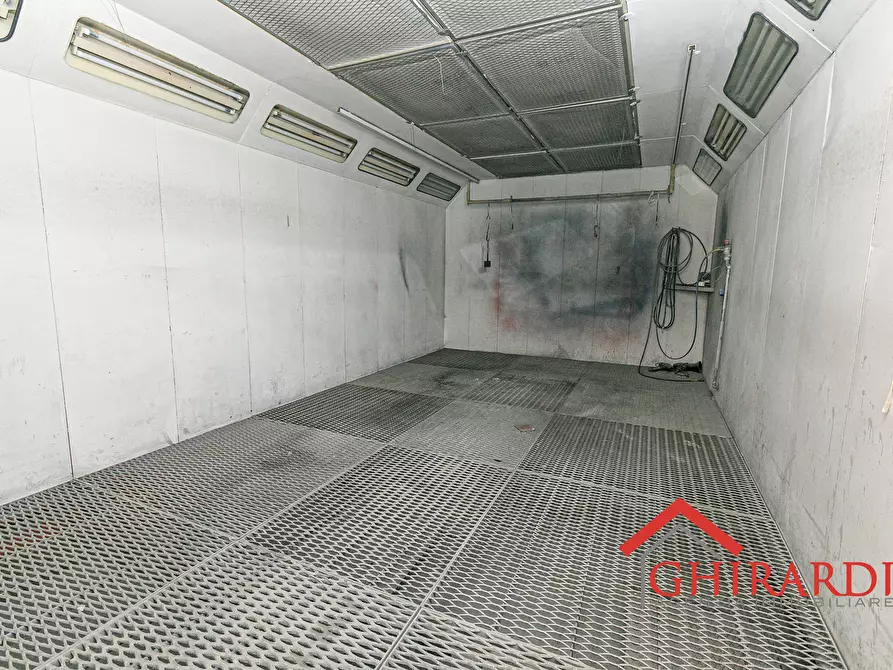Immagine 13 di Attività artigianale in vendita  in VIA VEZZANI 210R a Genova