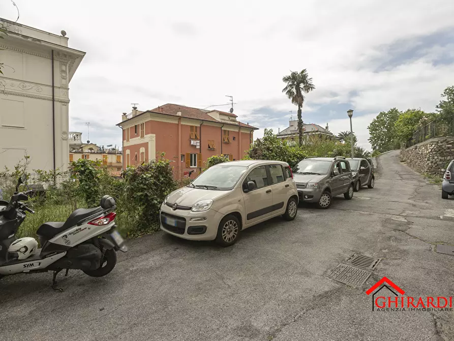 Immagine 26 di Garage in vendita  in Viale Villa Chiesa a Genova