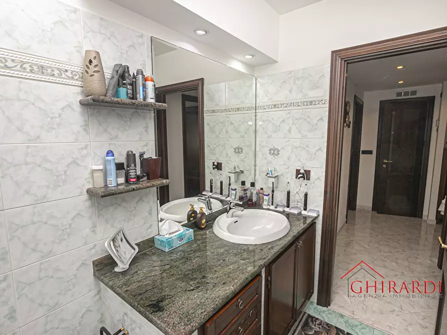 Immagine 29 di Quadrilocale in vendita  in Via Gian Pietro Sery 7 a Genova