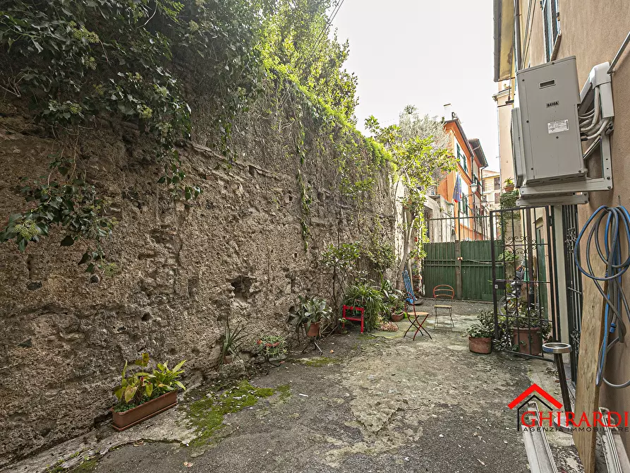 Immagine 25 di Locale commerciale in affitto  in VIA VADO 17R a Genova