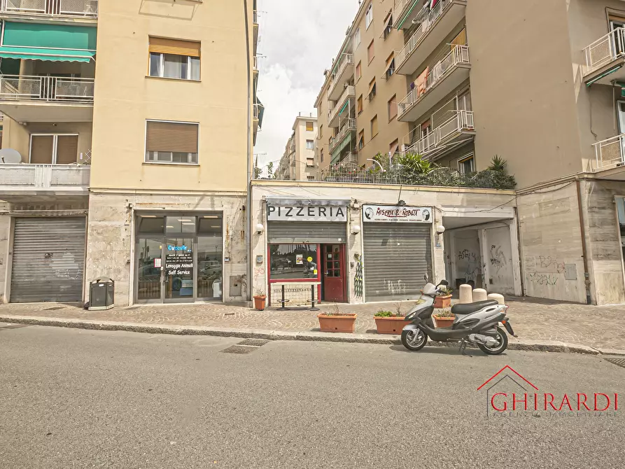 Immagine 1 di Locale commerciale in vendita  in VIA PRA' 159F a Genova