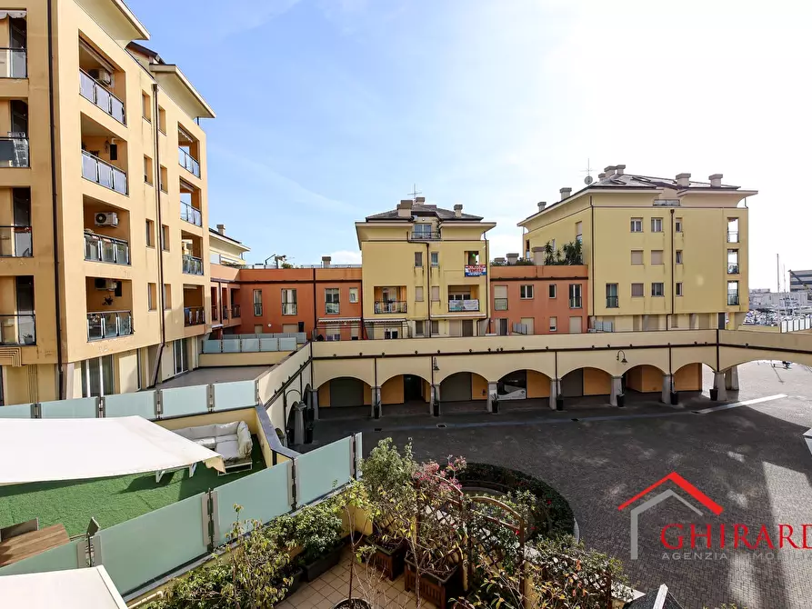 Immagine 19 di Bilocale in vendita  in VIA CIBRARIO 37 a Genova