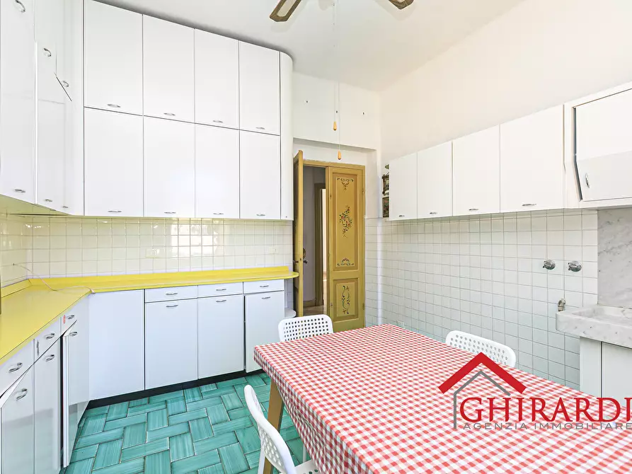 Immagine 11 di Quadrilocale in vendita  in Piazza Cristoforo Bonavino 11 a Genova