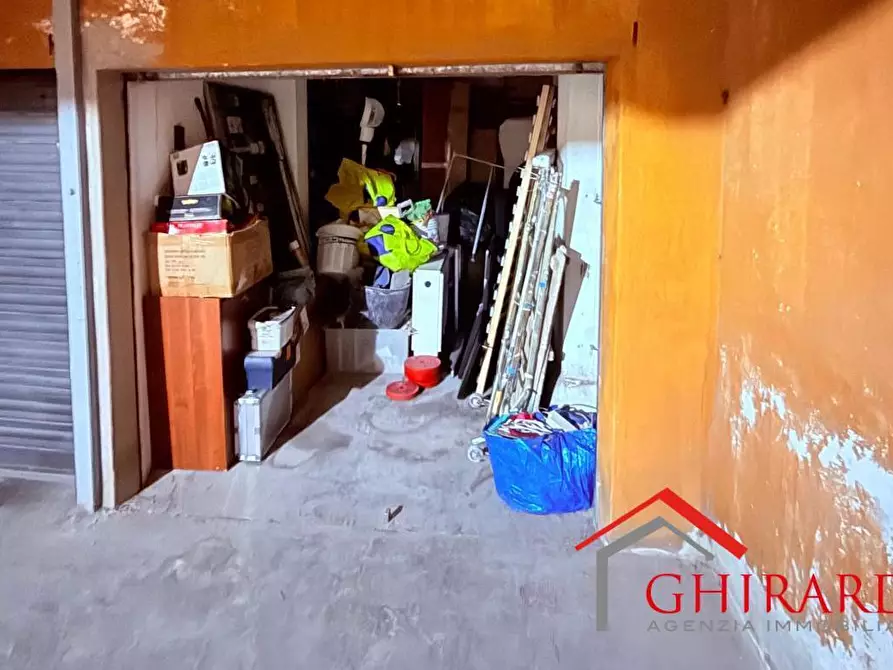 Immagine 1 di Garage in vendita  in VIA DOMENICO OLIVA 27 i a Genova