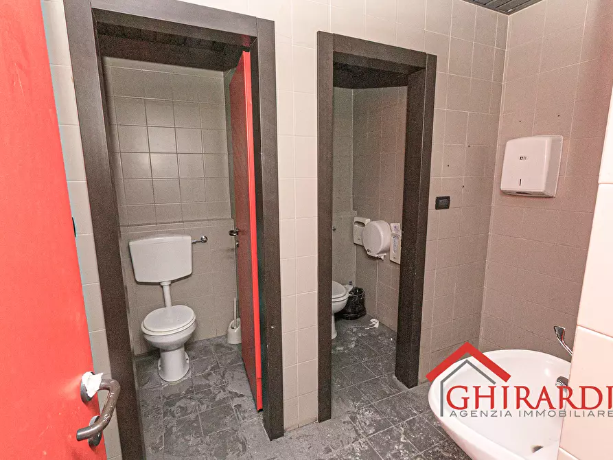 Immagine 22 di Ufficio in affitto  in VIA DE MARINI 1 a Genova