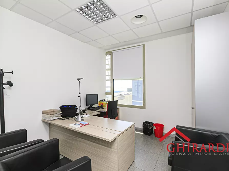 Immagine 11 di Ufficio in vendita  in Via delle Nuove Tecnologie Enrico Albareto 21 a Genova