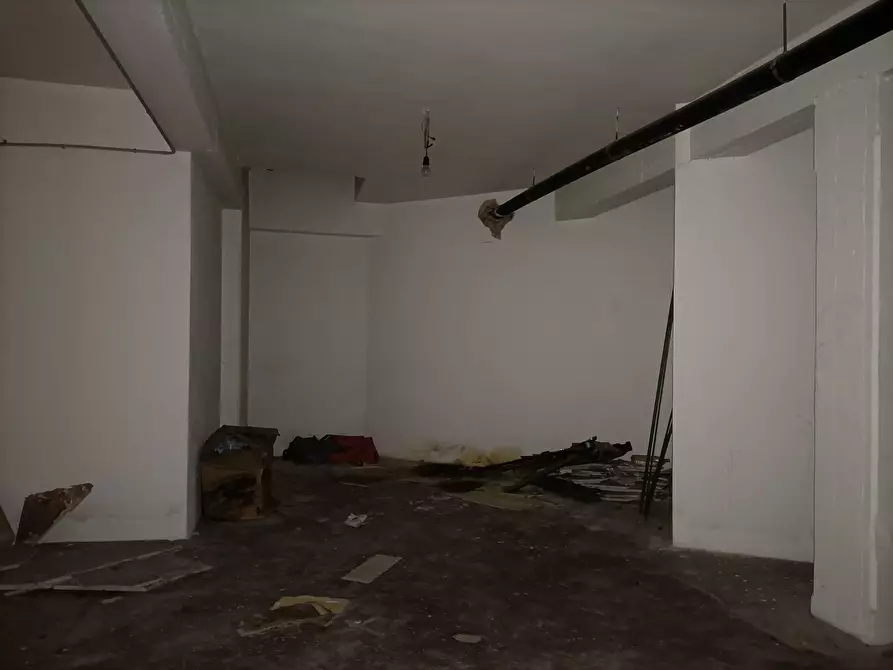 Immagine 12 di Garage in vendita  in Via Montegrappa a Nettuno