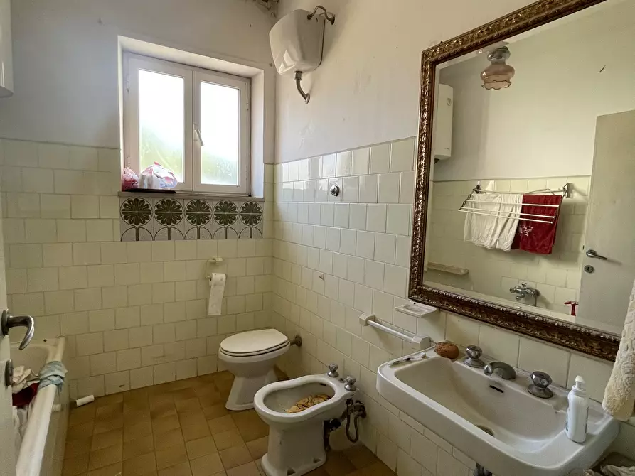 Immagine 13 di Trilocale in vendita  in Via della Liberazione 45 a Nettuno