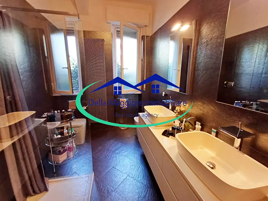 Immagine 22 di Appartamento in vendita  a Livorno