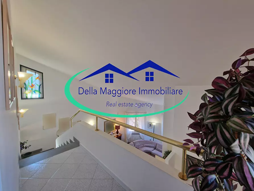 Immagine 9 di Villa in vendita  a Livorno