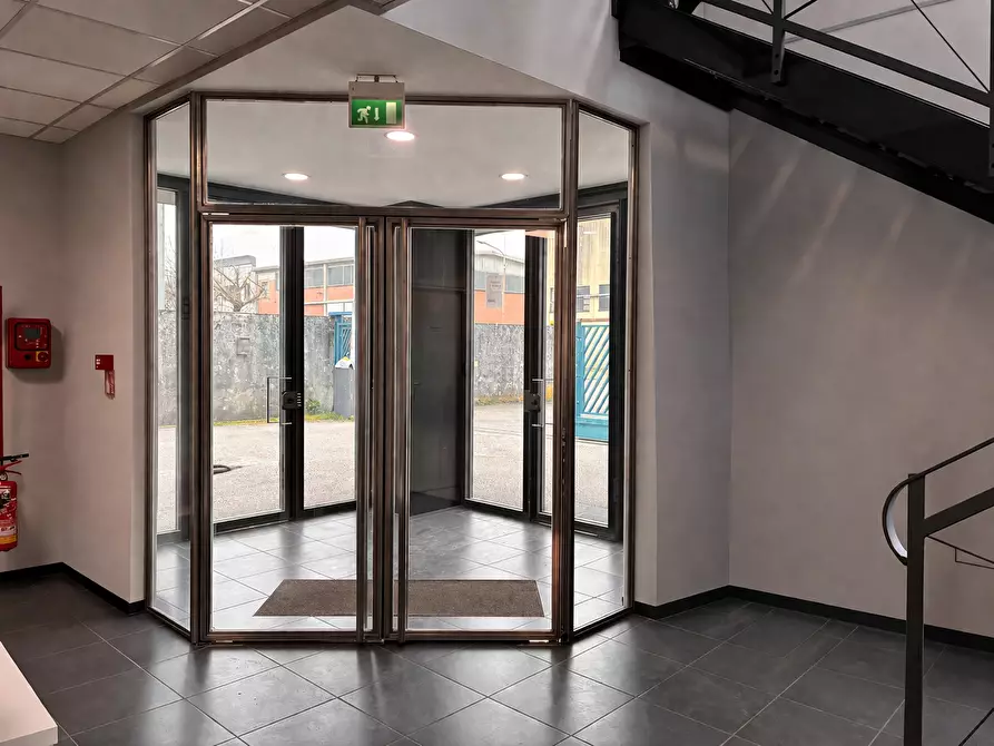 Immagine 9 di Attività artigianale in vendita  a Parma