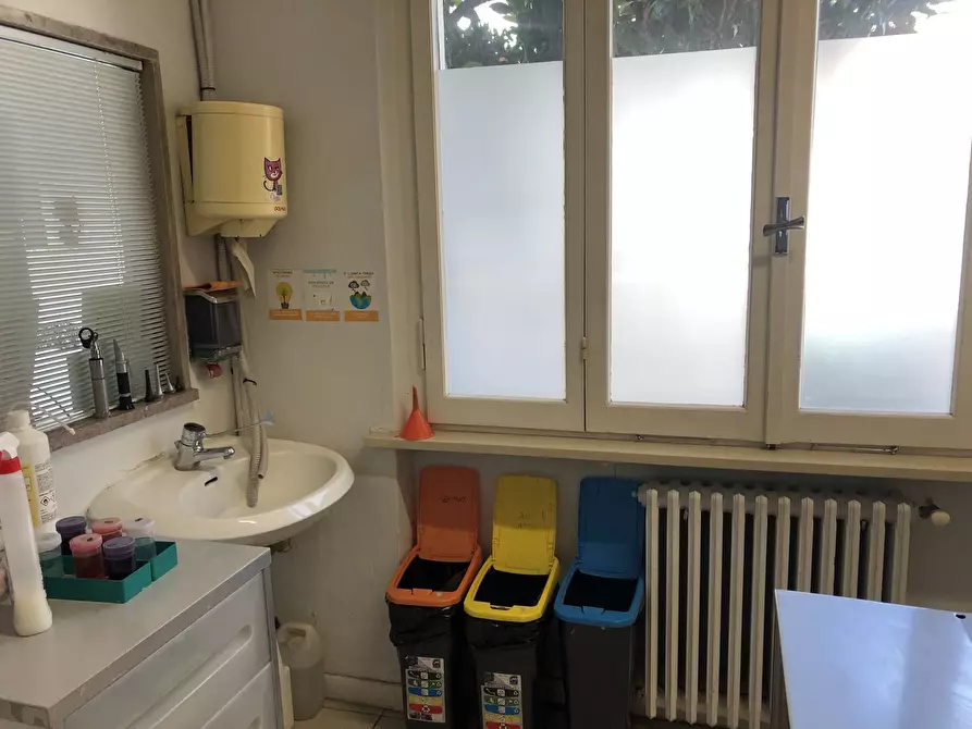 Immagine 11 di Ufficio in affitto  a Parma