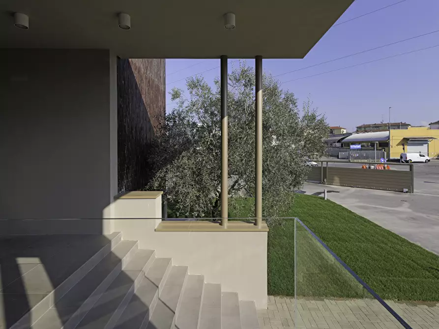 Immagine 8 di Ufficio in vendita  a Parma