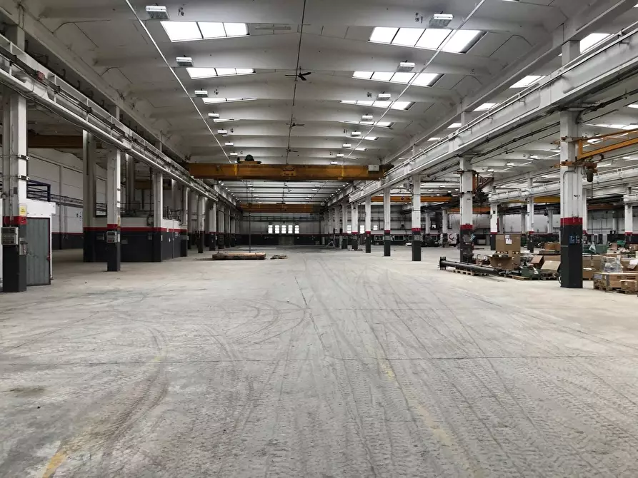 Immagine 6 di Attività artigianale in affitto  a Sorbolo Mezzani