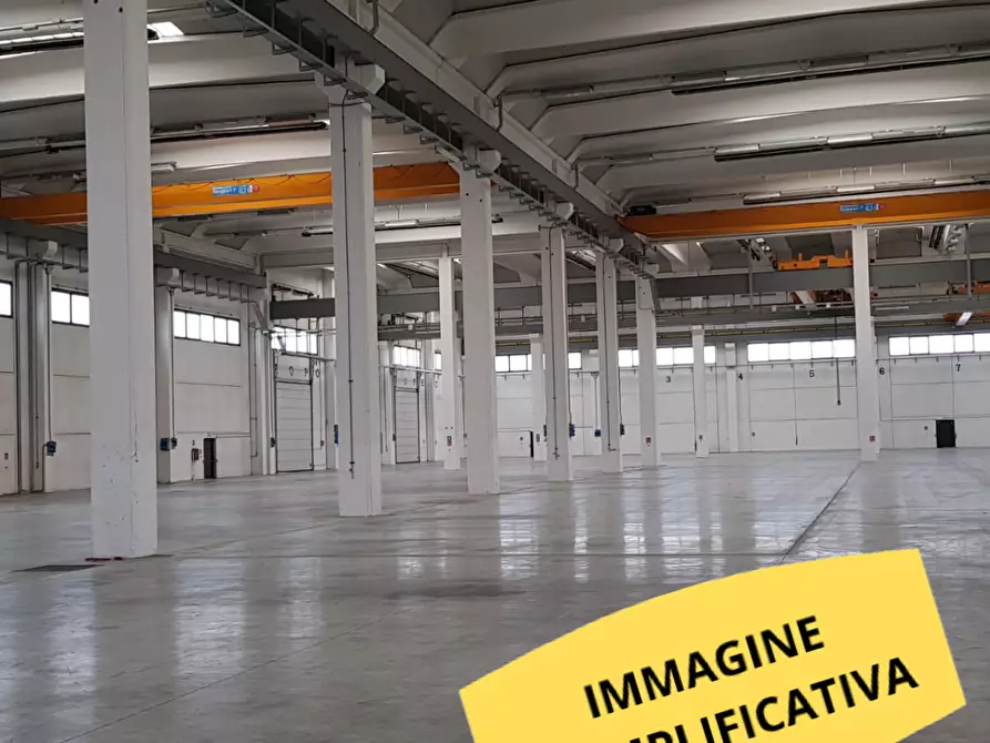 Immagine 9 di Attività artigianale in affitto  a Parma