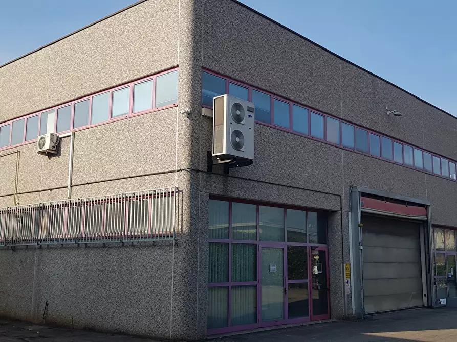 Immagine 7 di Attività artigianale in vendita  a Parma